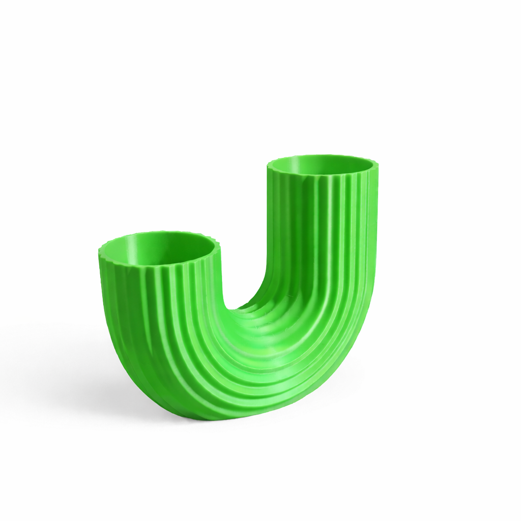 U-Shaped Fluted Pen Stand 3D Printed – Fluted Texture Close-Up – LAYER 3D
